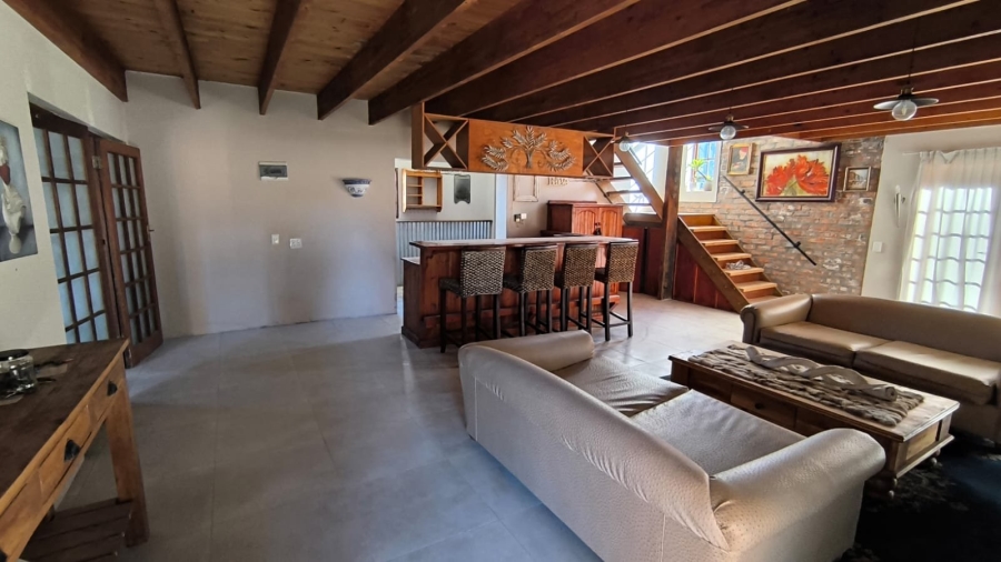 To Let 5 Bedroom Property for Rent in George East Western Cape